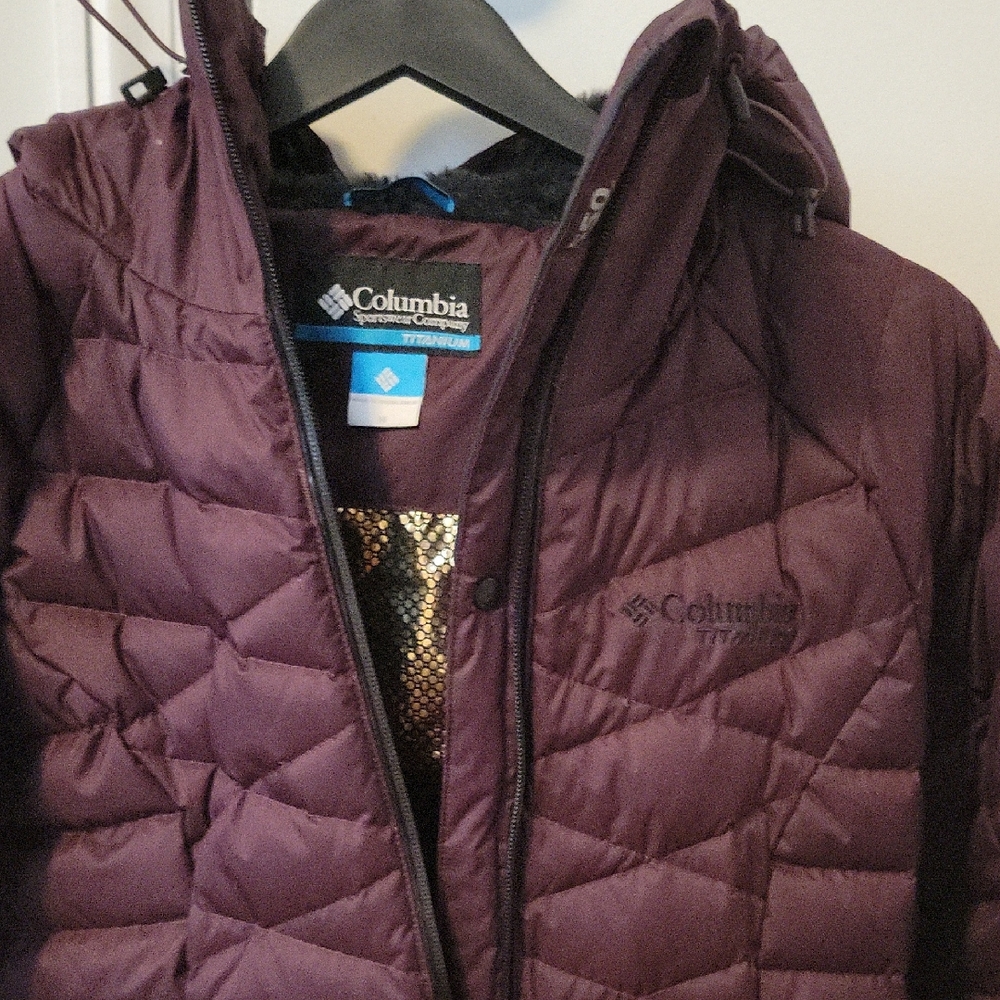 Columbia Women's Quilted Hooded Jacket - Plum